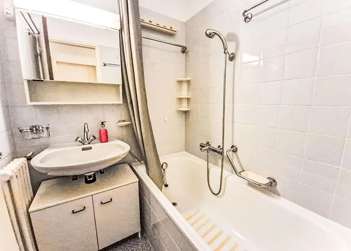 Апартаменты Violettes A303 By Interhome